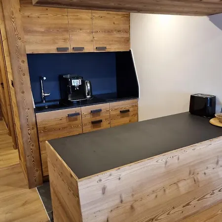 1550 - 3bdr Apartment *